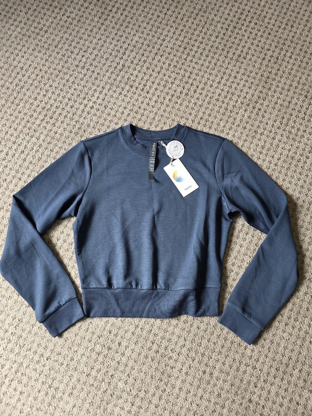 Vuori Compose Crew- Ocean Blue NWT